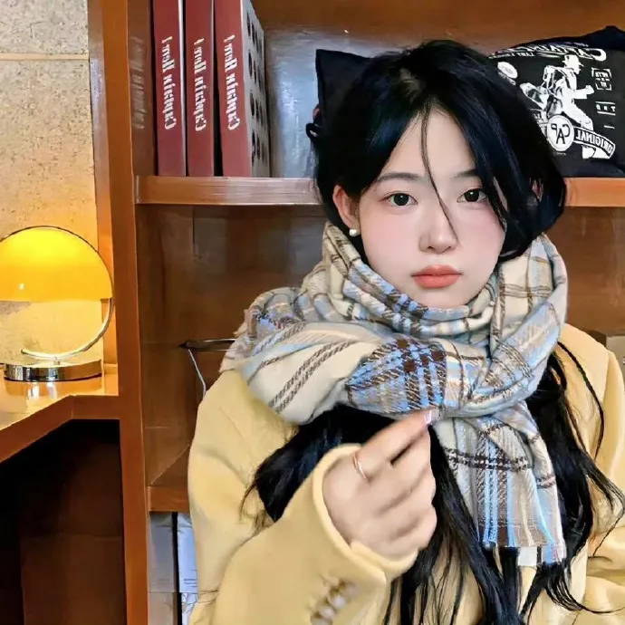 丧尸废土爽片《请叫我英雄》漫改电影高清：窝囊废宅男在丧尸末日里的硬核求生之路